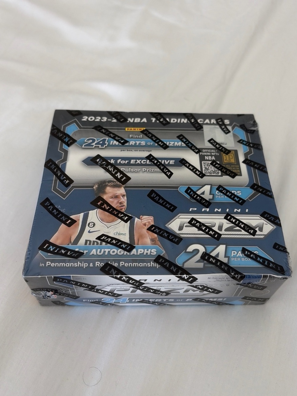 Panini Blue and White 2023-24 NBA Trading Card Hobby Box